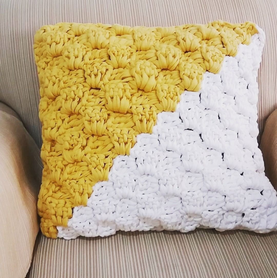 50 Free Crochet Pillow Patterns - Page 46 of 50 - hotcrochet .com