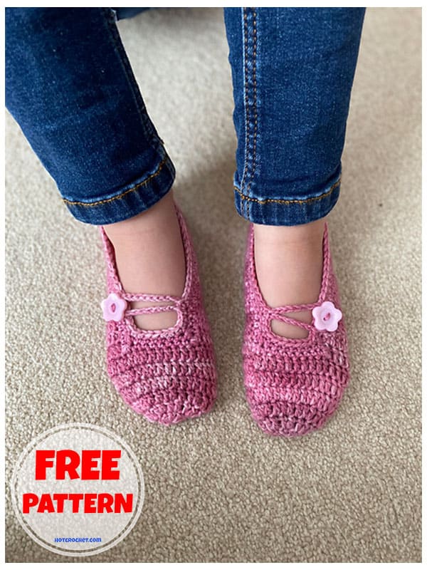 flower buttoned crochet slippers