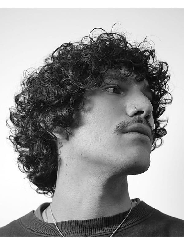 haircuts for curly hair men​