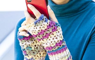 one-lace-mitts-free-crochet-pattern-2020