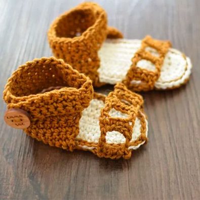 honeysuckle-baby-sandals-model-free-crochet-pattern-2020