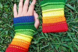 colors-of-the-rainbow-fingerless-gloves-free-pattern-2020