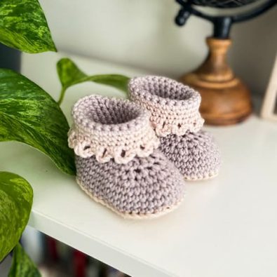 pink-lady-baby-bootie-free-pattern