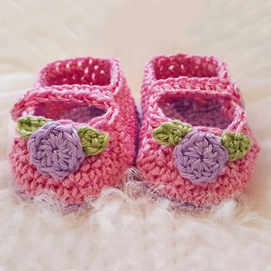 mary-jane-rosebud-baby-booties-free-crochet-pattern-2020