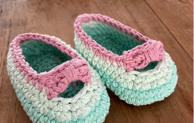 little-lady-baby-booties-model-free-pattern