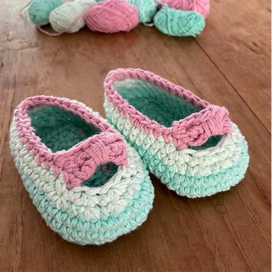 little-lady-baby-booties-model-free-pattern