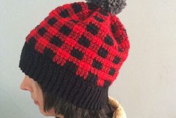 red-buffalo-check-crochet-hat-free-pattern-2020