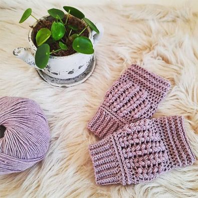 basic-knit-hand-warmer-free-crochet-pattern