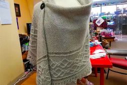 lovely-day-shawl-free-knit-pattern-2020