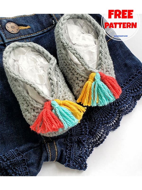 Tassels Easy Crochet Baby Booties Free Pattern (2)