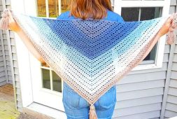 honey-bird-triangle-scarf-free-crochet-pattern-2020