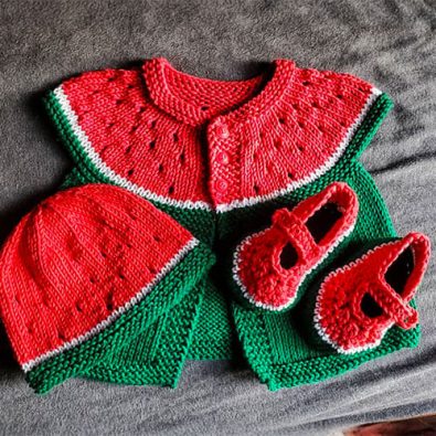 watermelon-baby-booties-model-free-pattern-2020