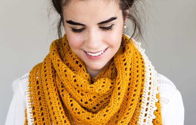 honey-bird-triangle-scarf-free-crochet-pattern-2020