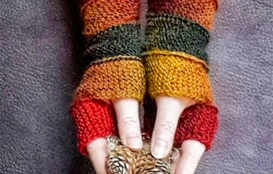 cozy-autumn-fingerless-gloves-free-crochet-pattern