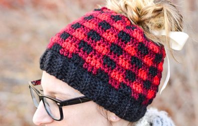 crochet-plaid-bun-hat-free-crochet-pattern