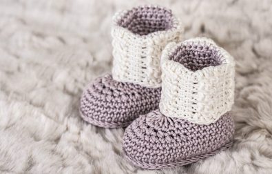 apricity-cable-baby-booties-free-crochet-pattern-2020