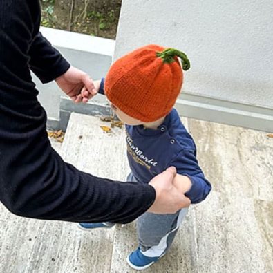 pumpkin-baby-hat-free-knitting-pattern-2020