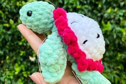 free-crochet-strawberry-turtle-amigurumi-pdf-pattern