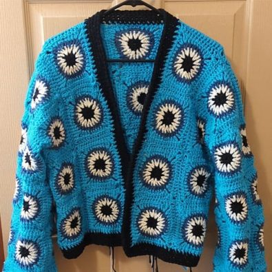 all-eyes-crochet-granny-square-cardigan-free-pattern