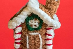 plush-crochet-gingerbread-house-free-pattern