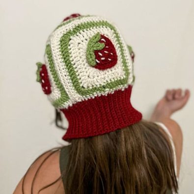 strawberry-crochet-granny-square-balaclava-free-pattern