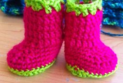 long-baby-booties-free-crochet-pattern