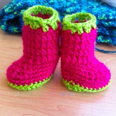 long-baby-booties-free-crochet-pattern