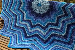 round-free-crochet-ripple-baby-blanket-pattern