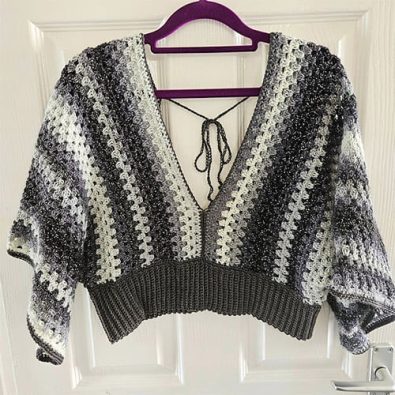 v-neck-crochet-cropped-sweater-free-pattern