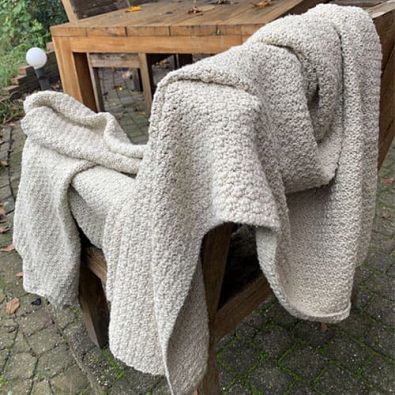 cozy-chunky-crochet-blanket-free-pattern